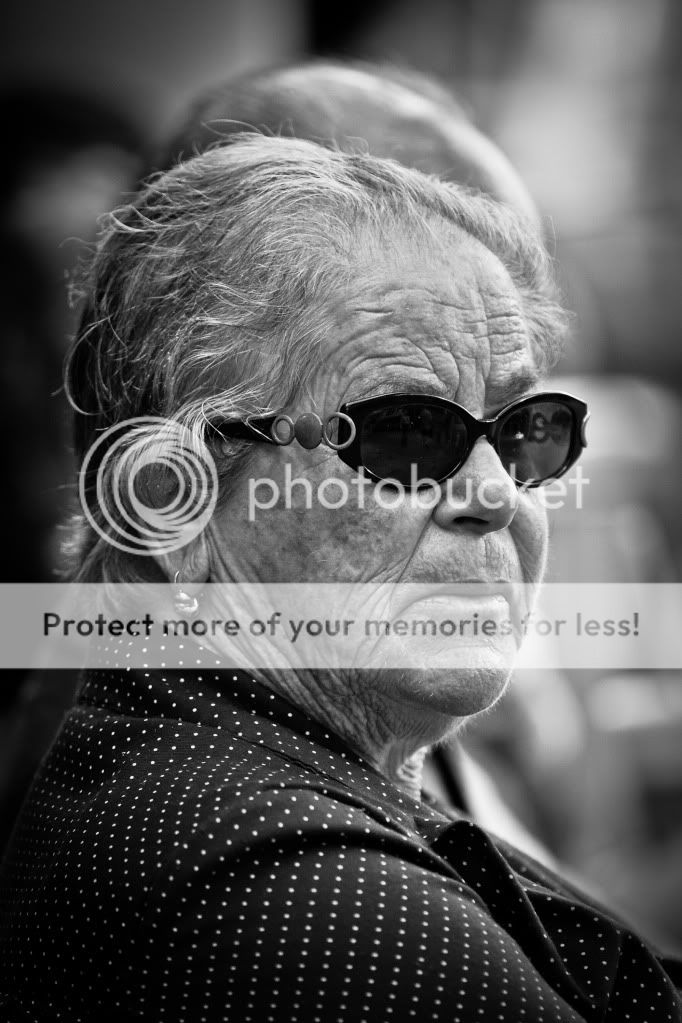 IMAGE: http://i1023.photobucket.com/albums/af355/ACCreativePhotography/1D%20Creative/Candid%2020110522%20FB/_MG_0433.jpg