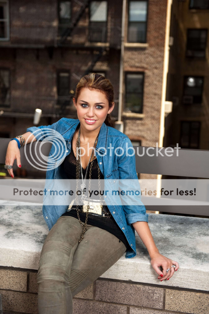 Miley Cyrus Pictures, Images and Photos